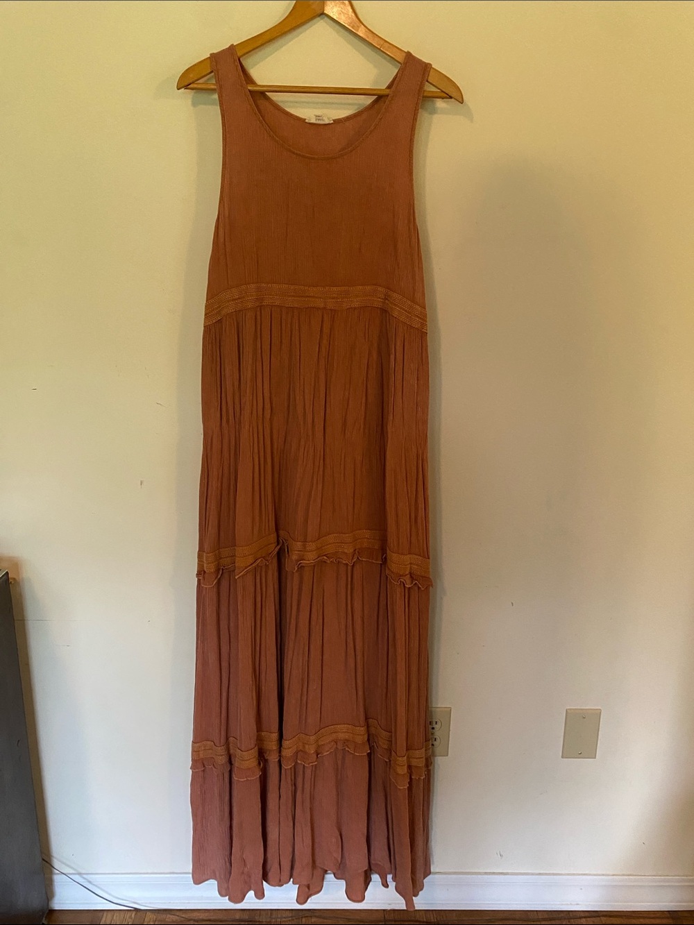 easel Rust Tiered Sleeveless Maxi Dress